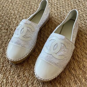 CHANEL White Sequin CC Espadrilles. Size EU40.